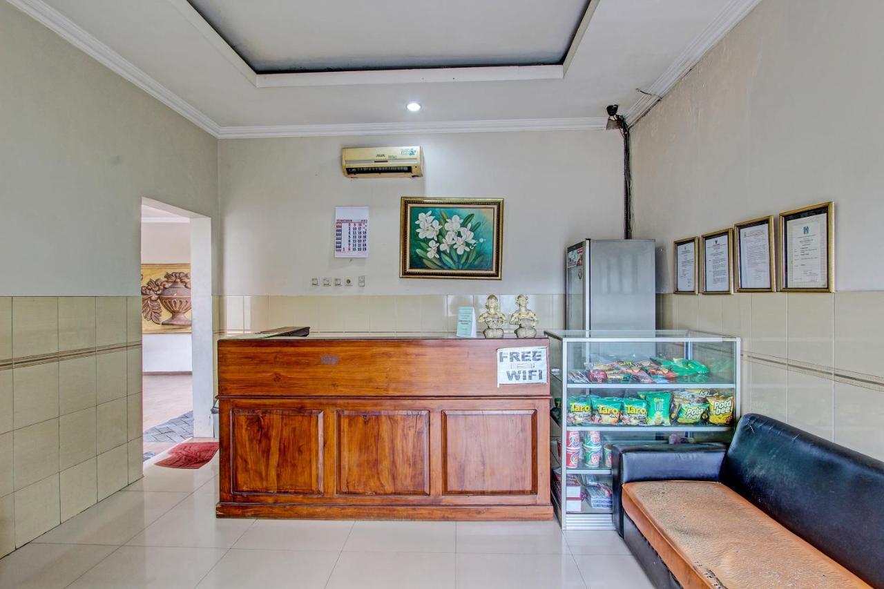 Oyo 91785 Hotel Srikandi Kalasan Tanjungtirto エクステリア 写真