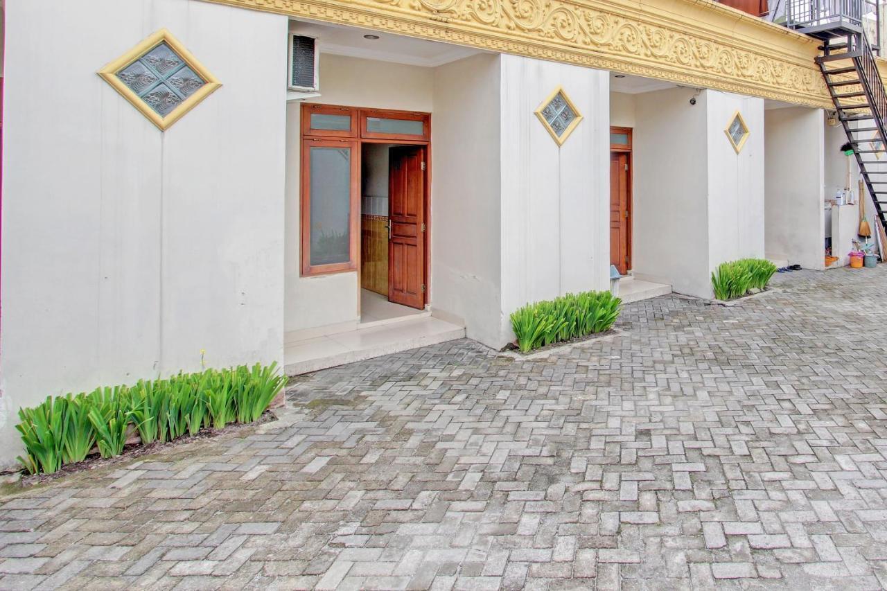 Oyo 91785 Hotel Srikandi Kalasan Tanjungtirto エクステリア 写真