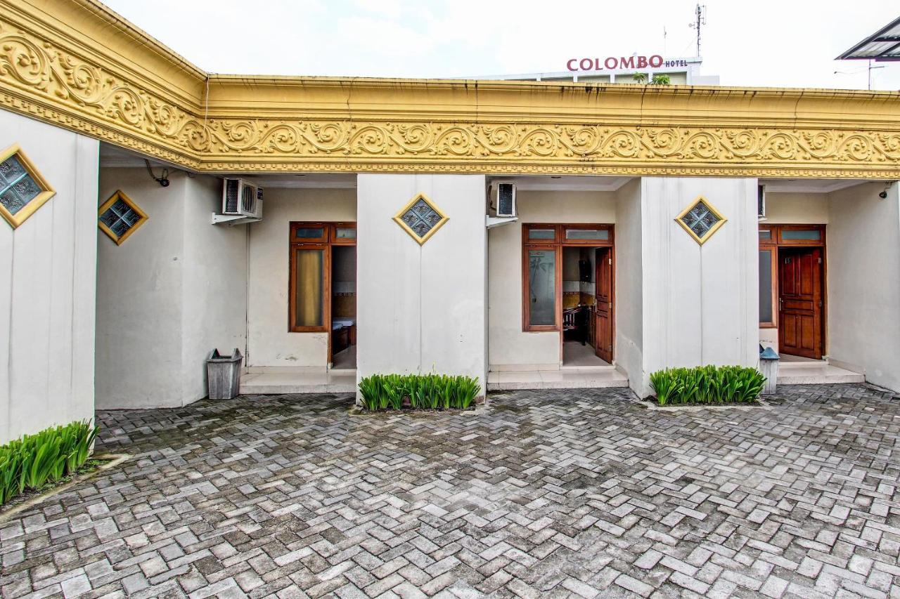 Oyo 91785 Hotel Srikandi Kalasan Tanjungtirto エクステリア 写真